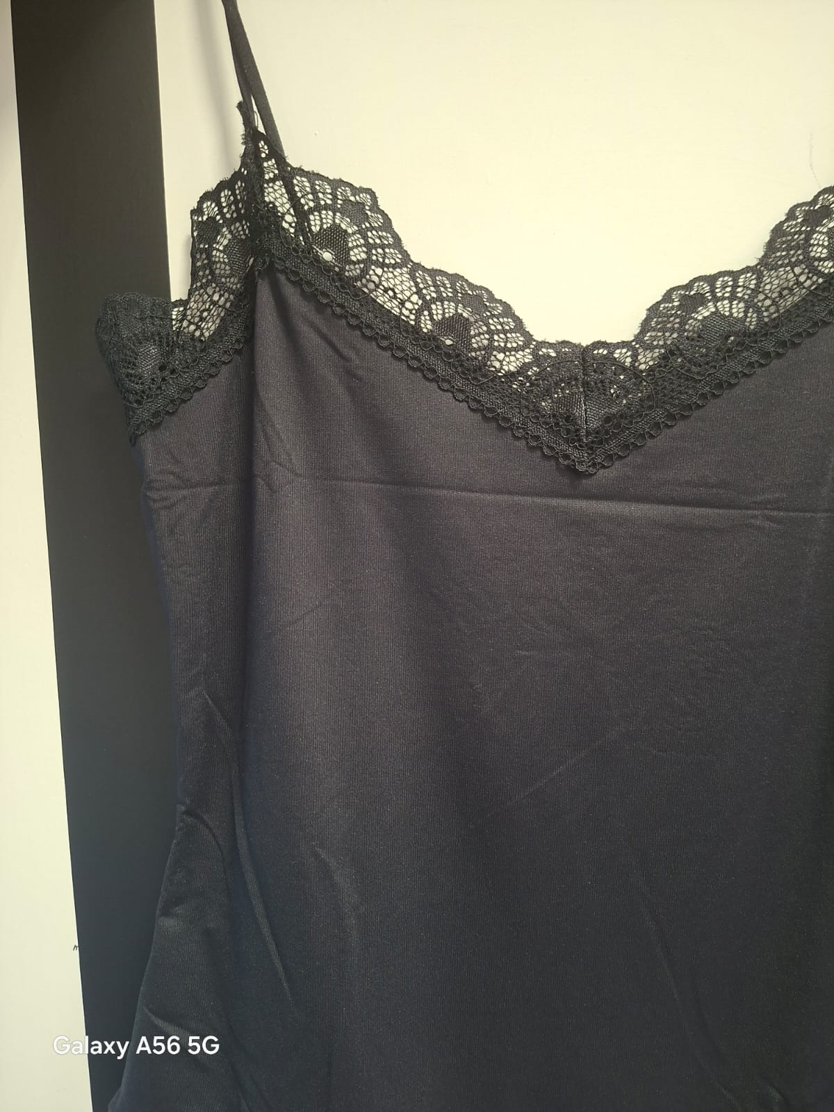 Body con scollo in pizzo