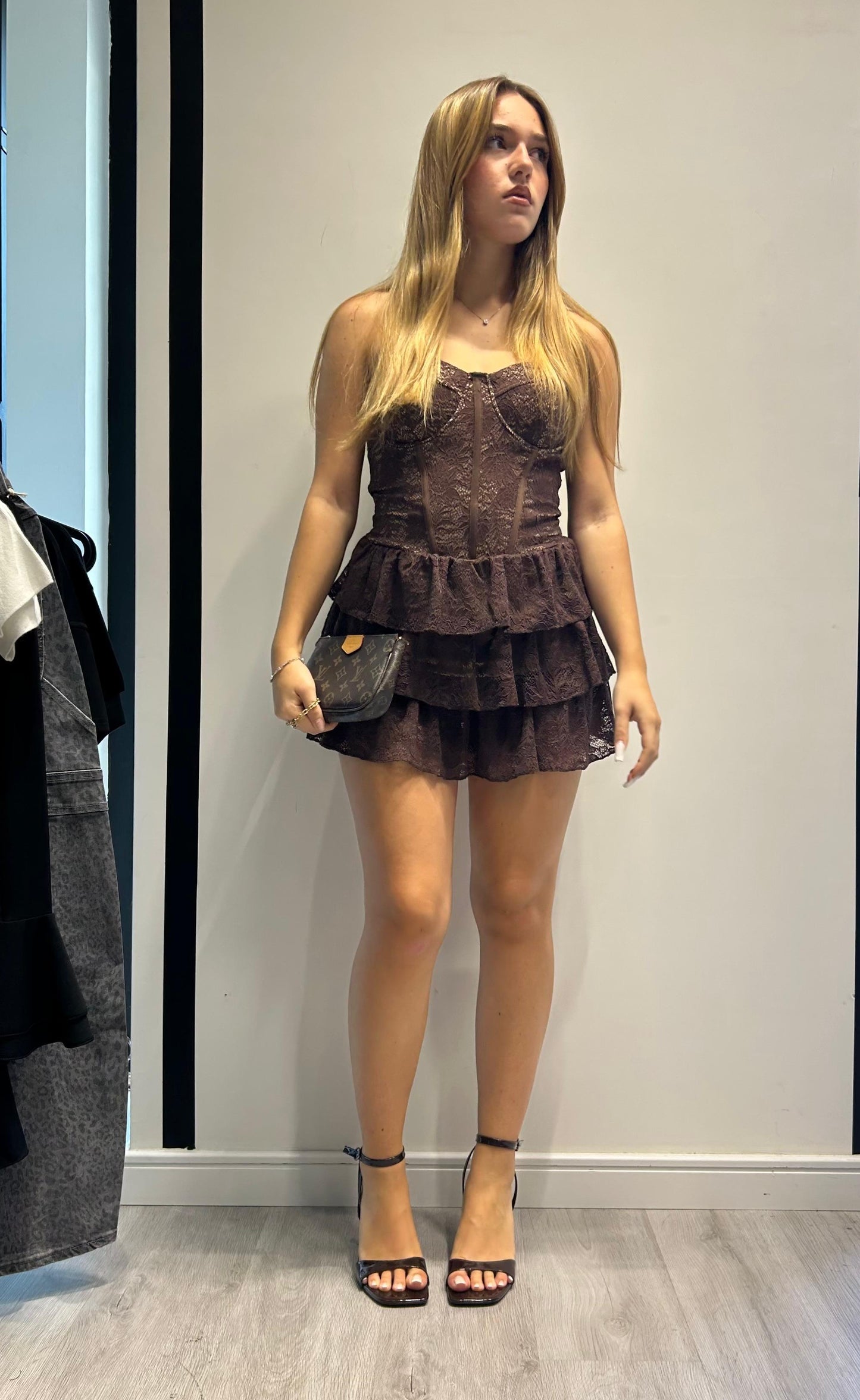 Vestitino corto in pizzo