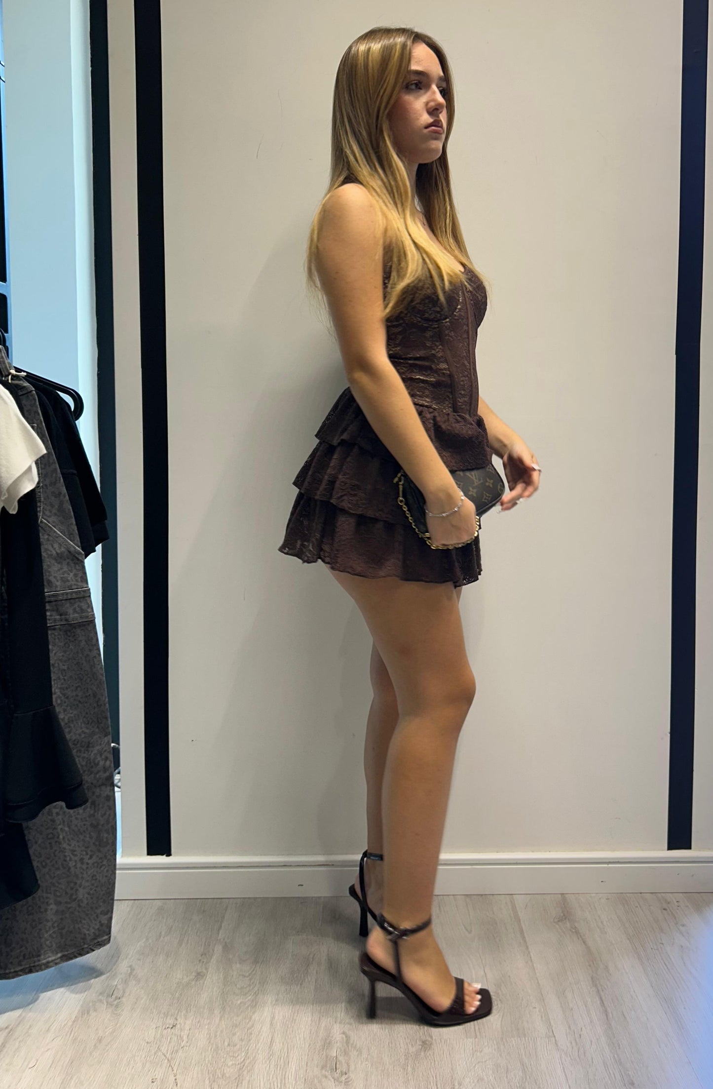 Vestitino corto in pizzo