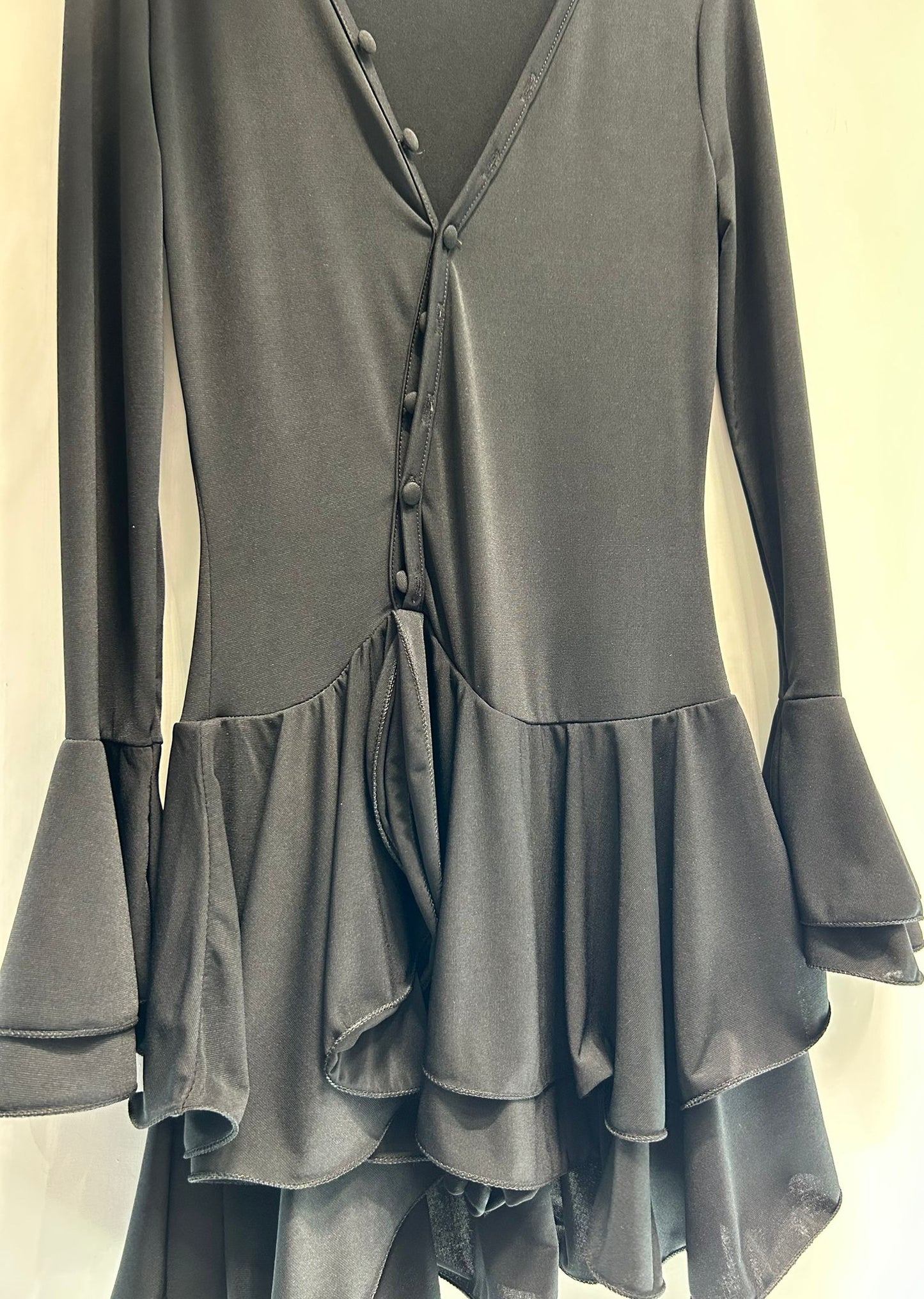 Vestitino elegante con balze