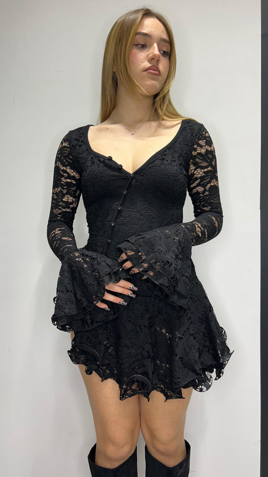 Vestitino con balze in pizzo